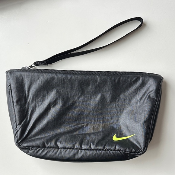 Nike - Pair of Black Toiletry Bag and Gear Bag with Neon Green Logo - Picture 2 of 9